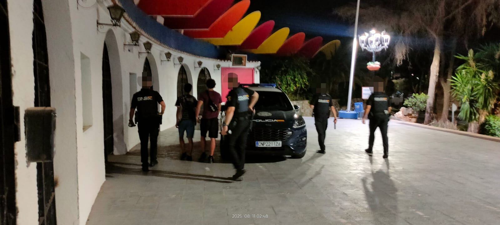 Un momento de la detención este lunes en Tívoli