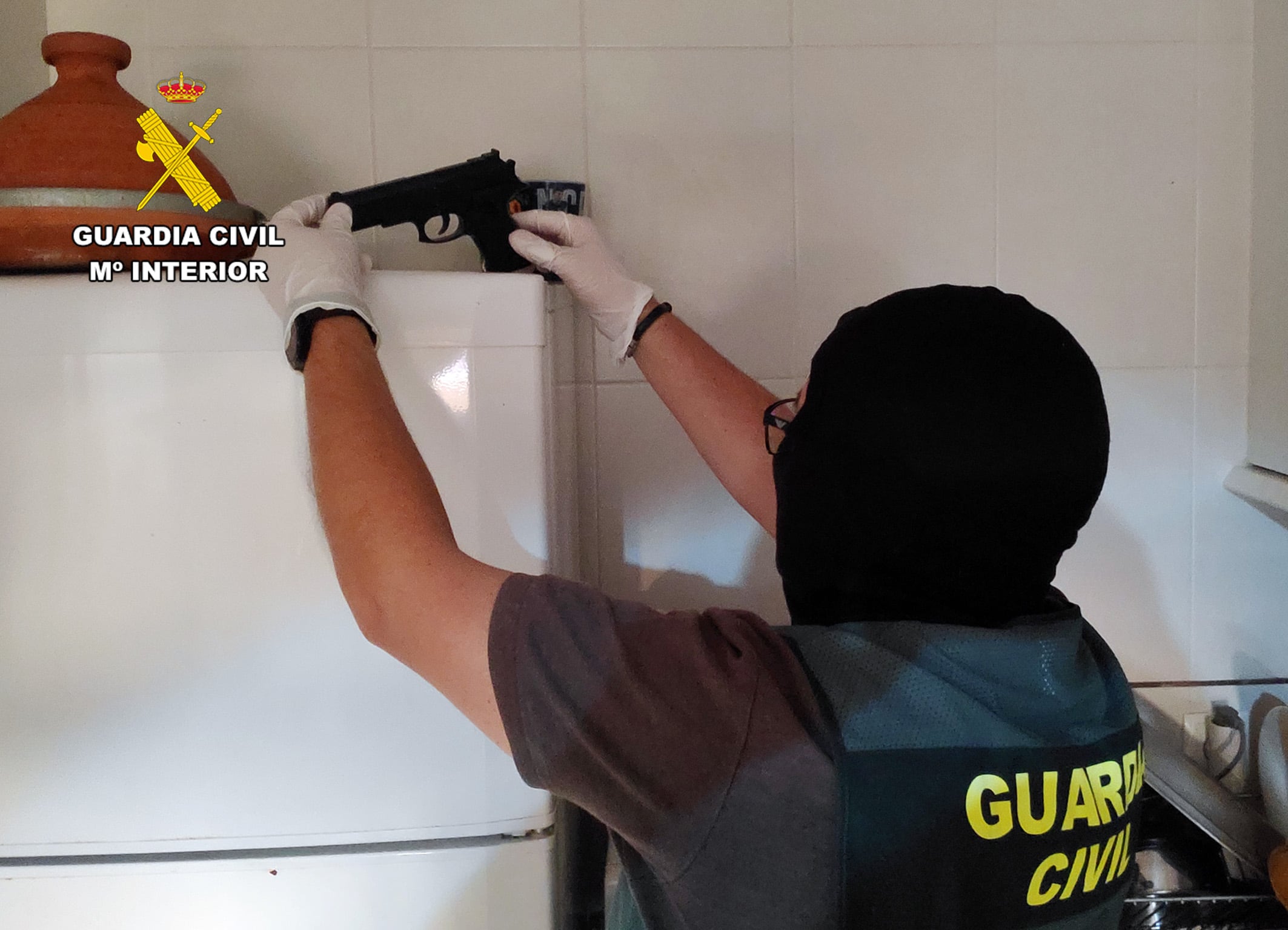 Guardia Civil desarticula el grupo delictivo que atracaba comercios de media Región