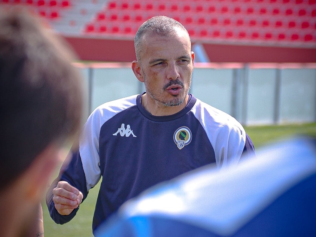 Beto Company, entrenador del Hércules, en las instalaciones deportivos del Granada