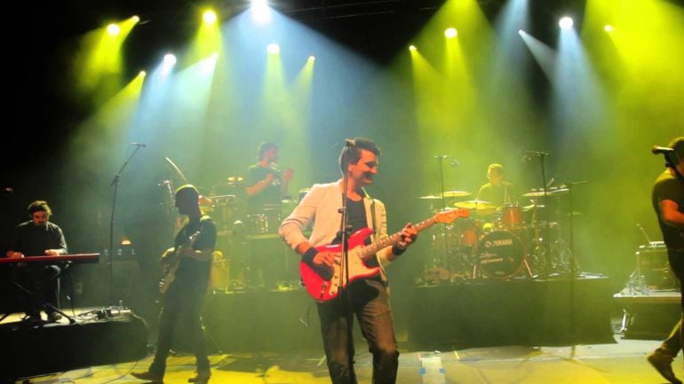 Brothers In Band, grupo tributo a Dire Straits, en un concierto