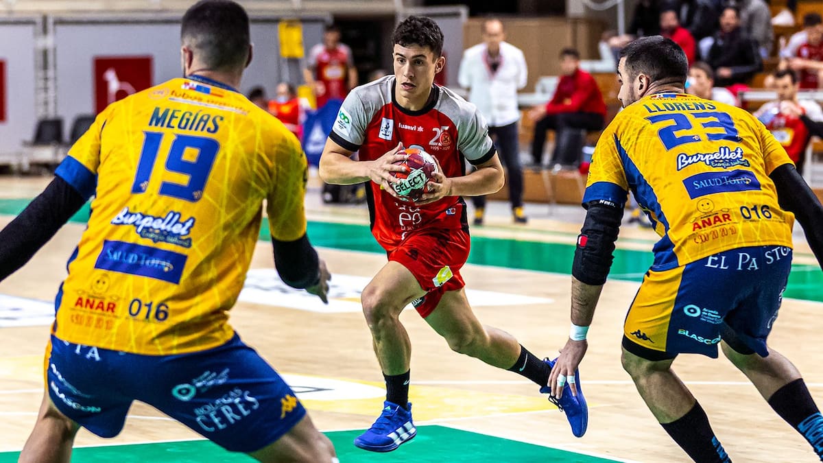 Sergio Pérez continuará en el Bada Huesca durante las dos próximas temporadas