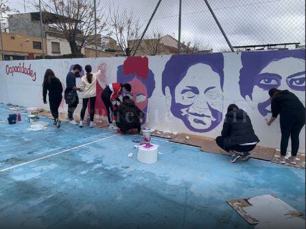 Mural reaizado por los alumnos del Instituo Juan de la Cierva de Puente Genil