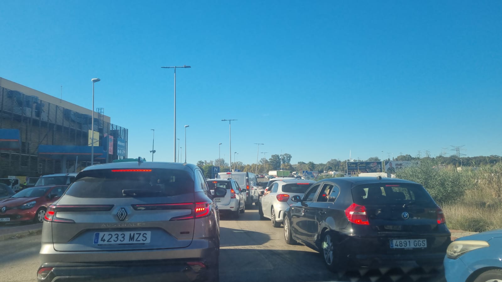 Atasco en la zona de los cines de Palmones