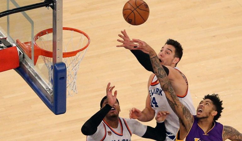 Willy Hernángomez, durante un partido ante Los Ángeles Lakers