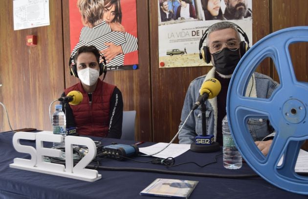 Ángel Cruz, director de la Filmoteca Regional junto a Paco Sánchez.