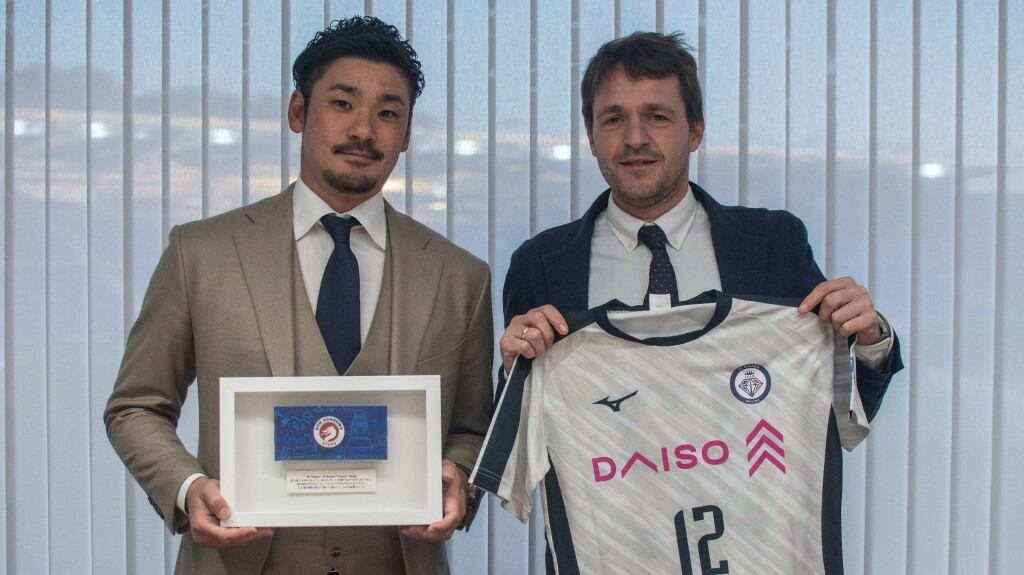 El director general de la SD Huesca, Josete Ortas, durante la presentación del acuerdo