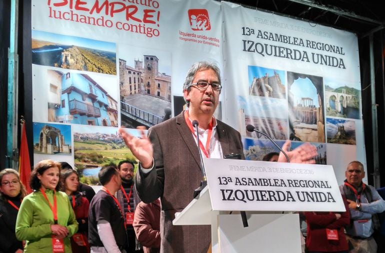 Joaquín Macías interviene en la asamblea de IU tras ser elegido coordinador regional