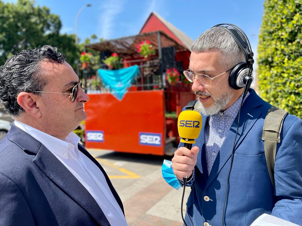 Domingo Camacho, director regional de la Cadena SER, ha sido entrevistado por Paco Sánchez en el inicio de Hoy por hoy Murcia especial Fiestas de Primavera