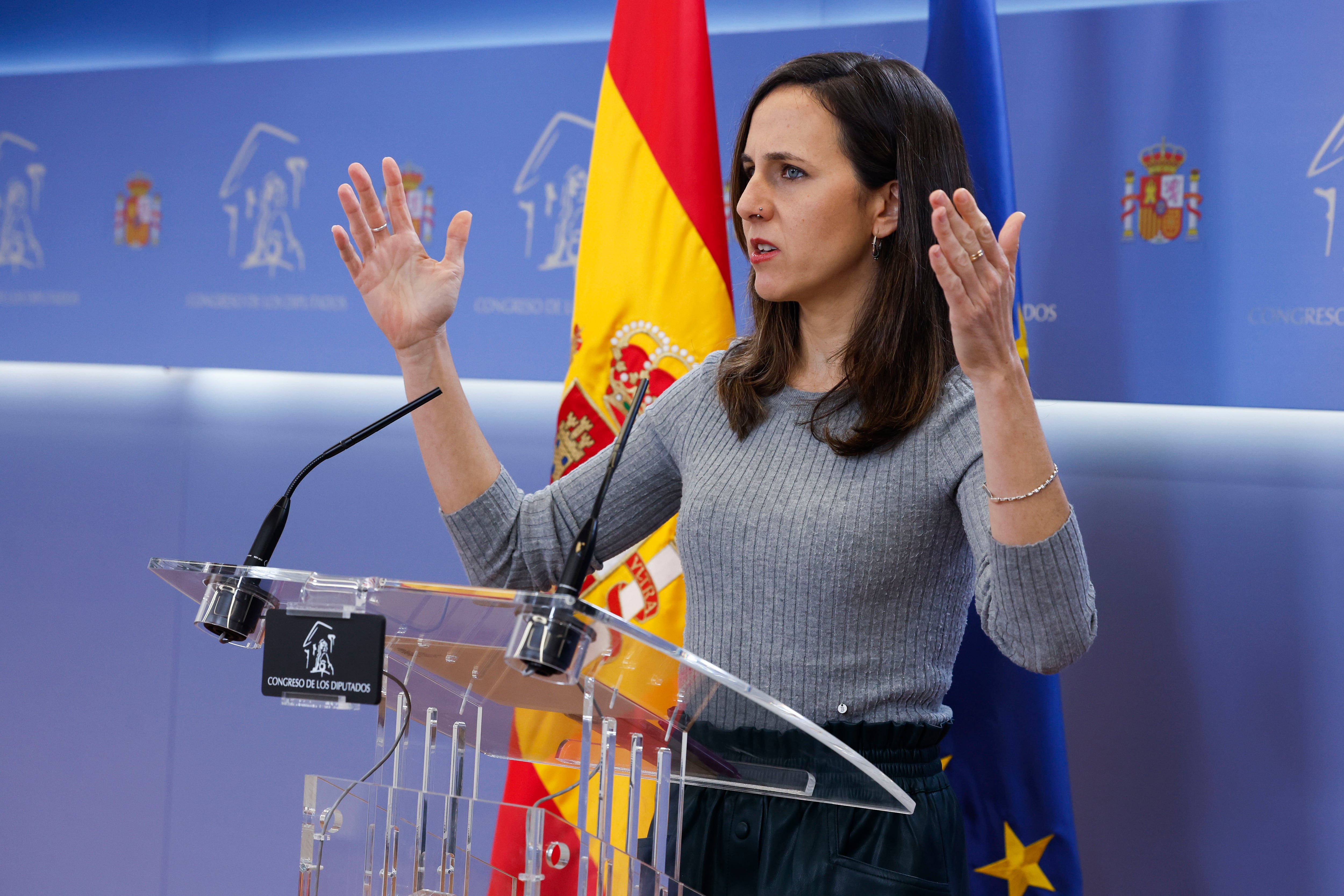 La diputada de Podemos Ione Belarra, da una rueda de prensa en el marco de la celebración de las reuniones de la Mesa del Congreso y de la Junta de Portavoces.