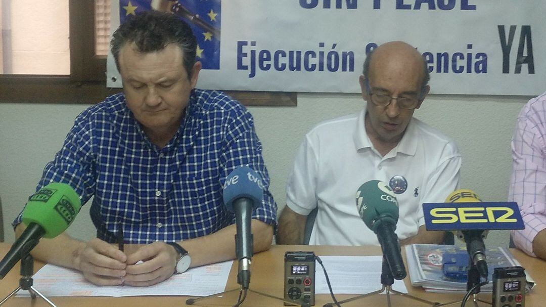 Ángel Zancajo y Julio Huerta, portavoces de la Plataforma &#039;Ávila libre de peajes&#039;