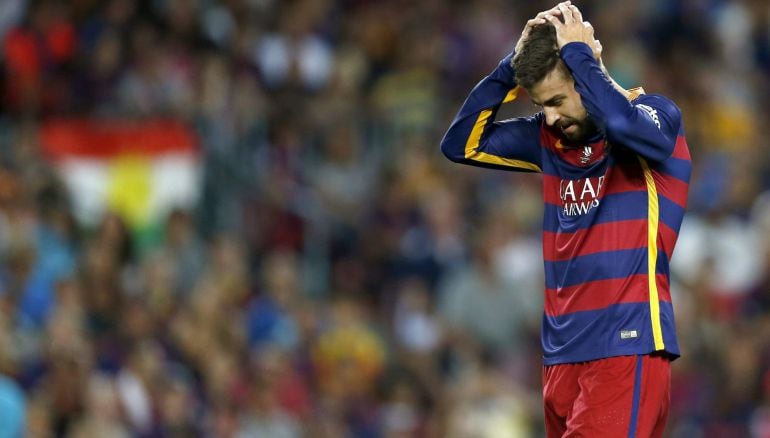 Piqué se lamenta en el Camp Nou