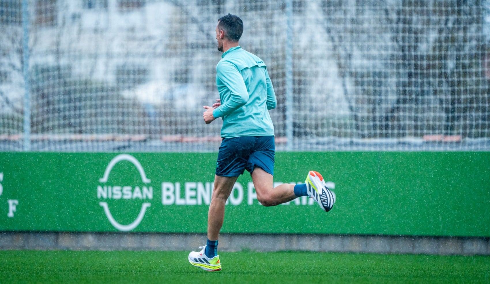 Pol Moreno, entrenando en solitario en La Albericia.