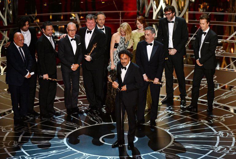 FOTOGALERÍA | Alejandro González Iñárritu recoge el Oscar a mejor película para &#039;Birdman&#039;