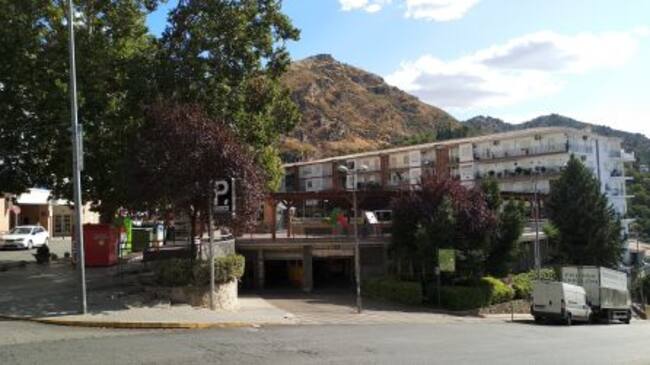 El parking abre con entrada libre como si fuese un espacio público mas hasta que se regule su situación