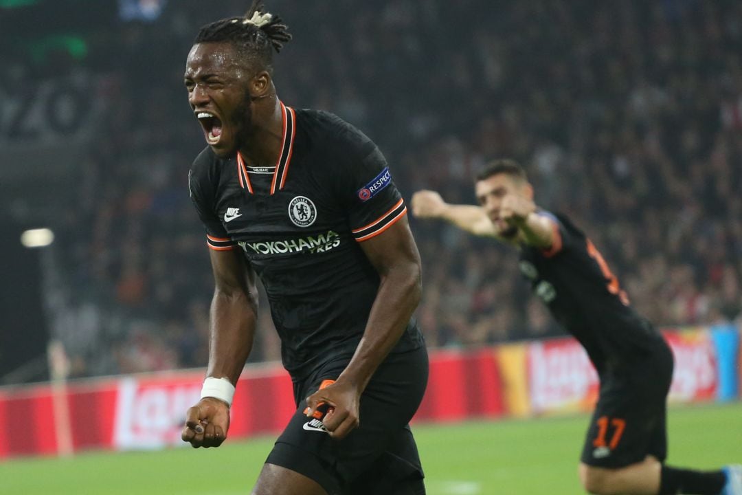 Batshuayi celebra su gol ante el Ajax