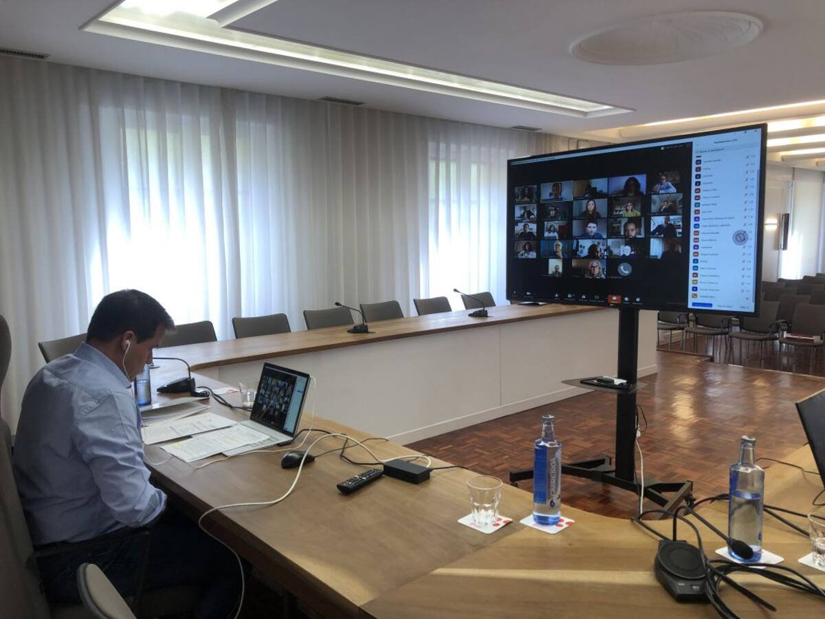 Las nuevas tecnologías permiten el primer pleno telemático en Xàtiva