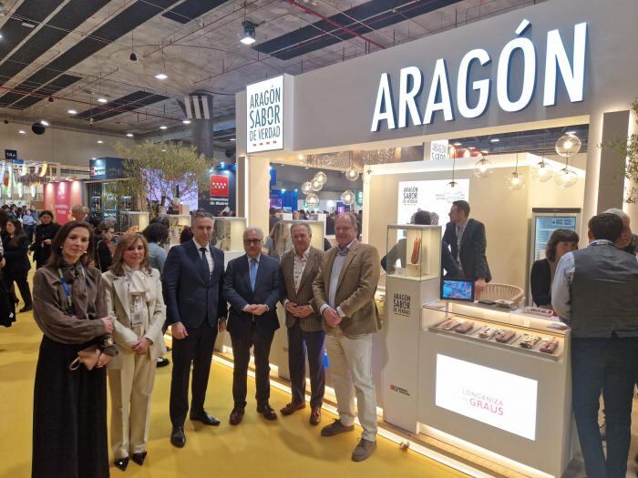 El consejero Rincón y otras autoridades en Madrid Fusión 2026. Foto: DGA