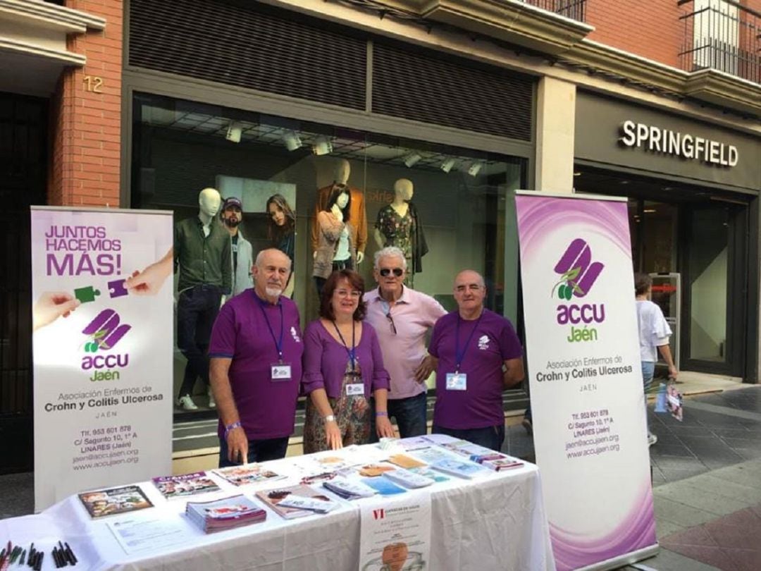 Voluntarios de ACCU Jaén.