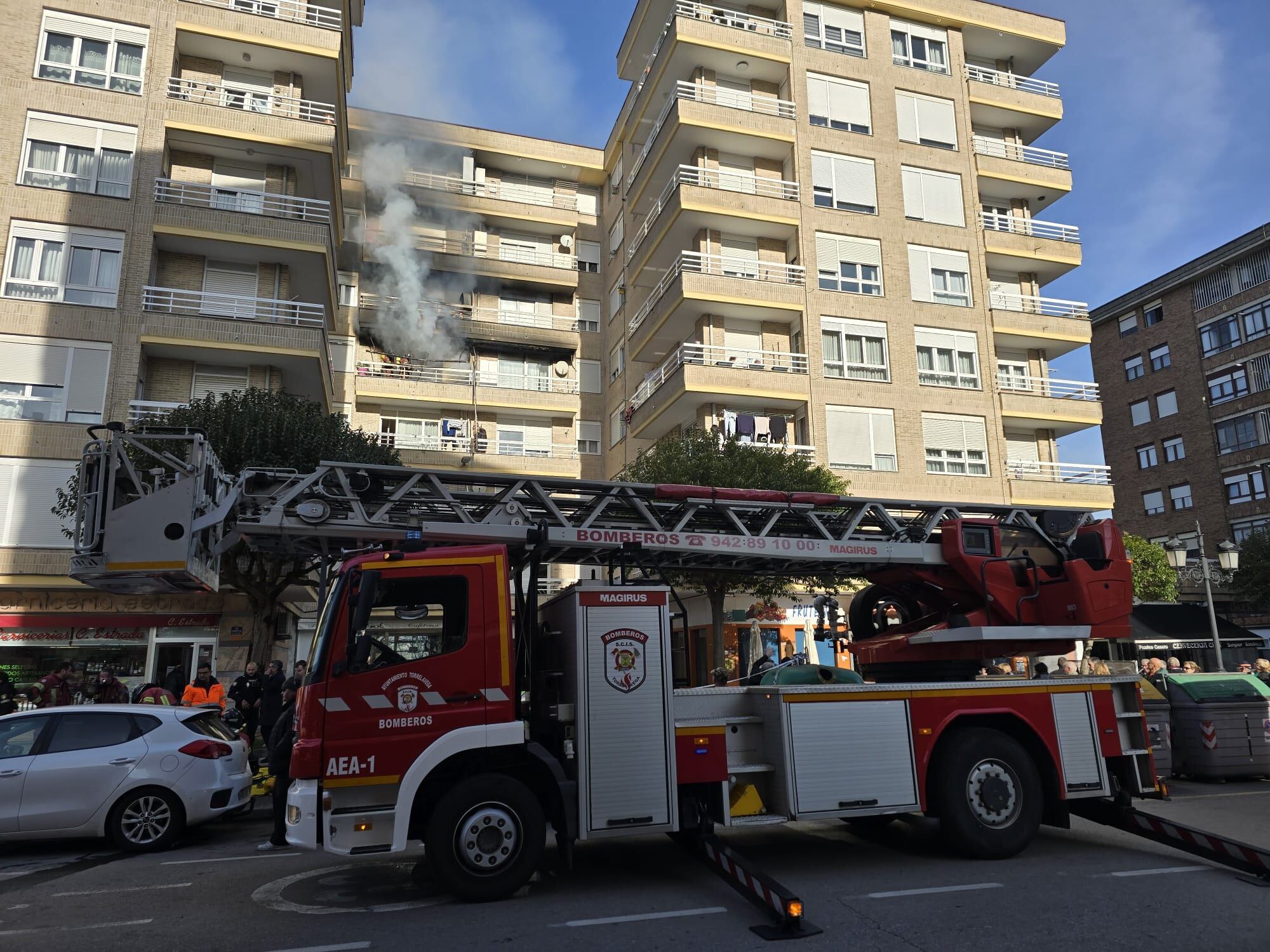 Camión de bomberos en un incendio en Torrelavega | Imagen de archivo