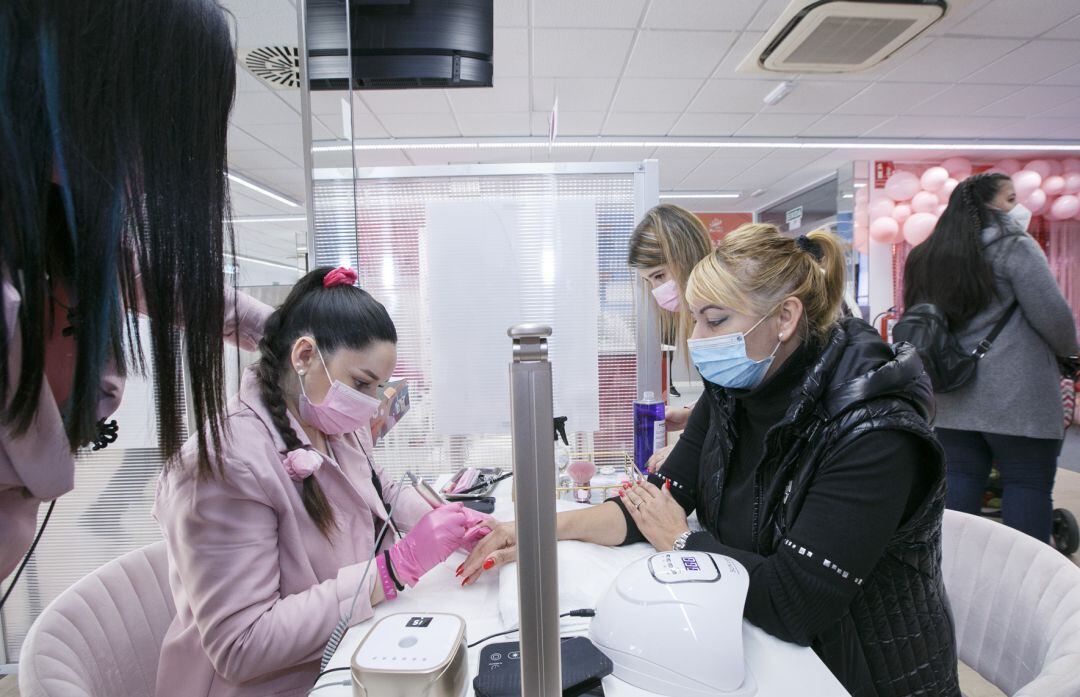 Fira Mercat Gandia dedicada a las uñas y la estética facial 