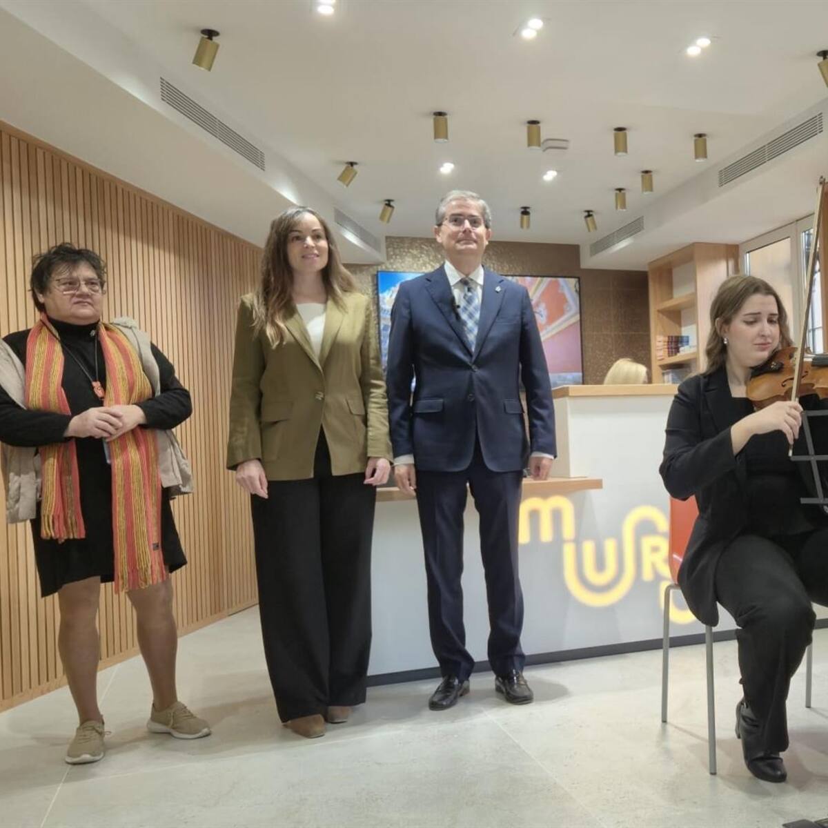 Murcia estrena su Oficina de Turismo en la Plaza de Belluga como referente de ciudad inteligente