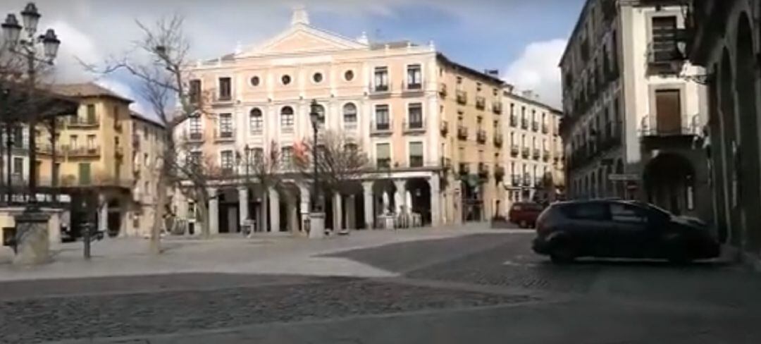 Aspecto de la Plaza Mayor sin gente