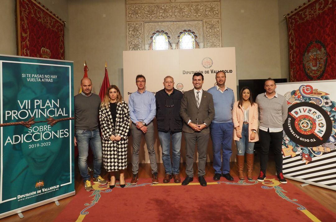 El concejal de Juventud, Tomás Veganzones, durante la presentación en la Diputación junto con otros responsables del área de los municipios participantes