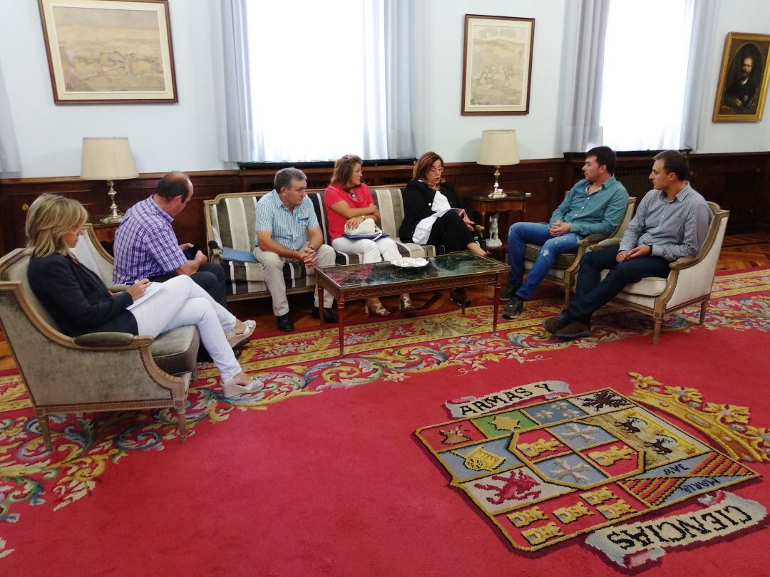 Reunión entre representantes de Collazos y la Diputación Provincial de Palencia