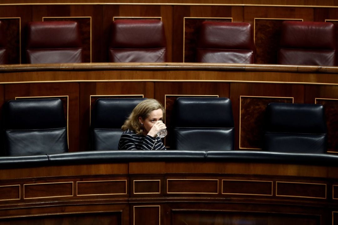 La vicepresidenta de Asuntos Económicos, Nadia Calviño, en el Congreso de los Diputados en Madrid