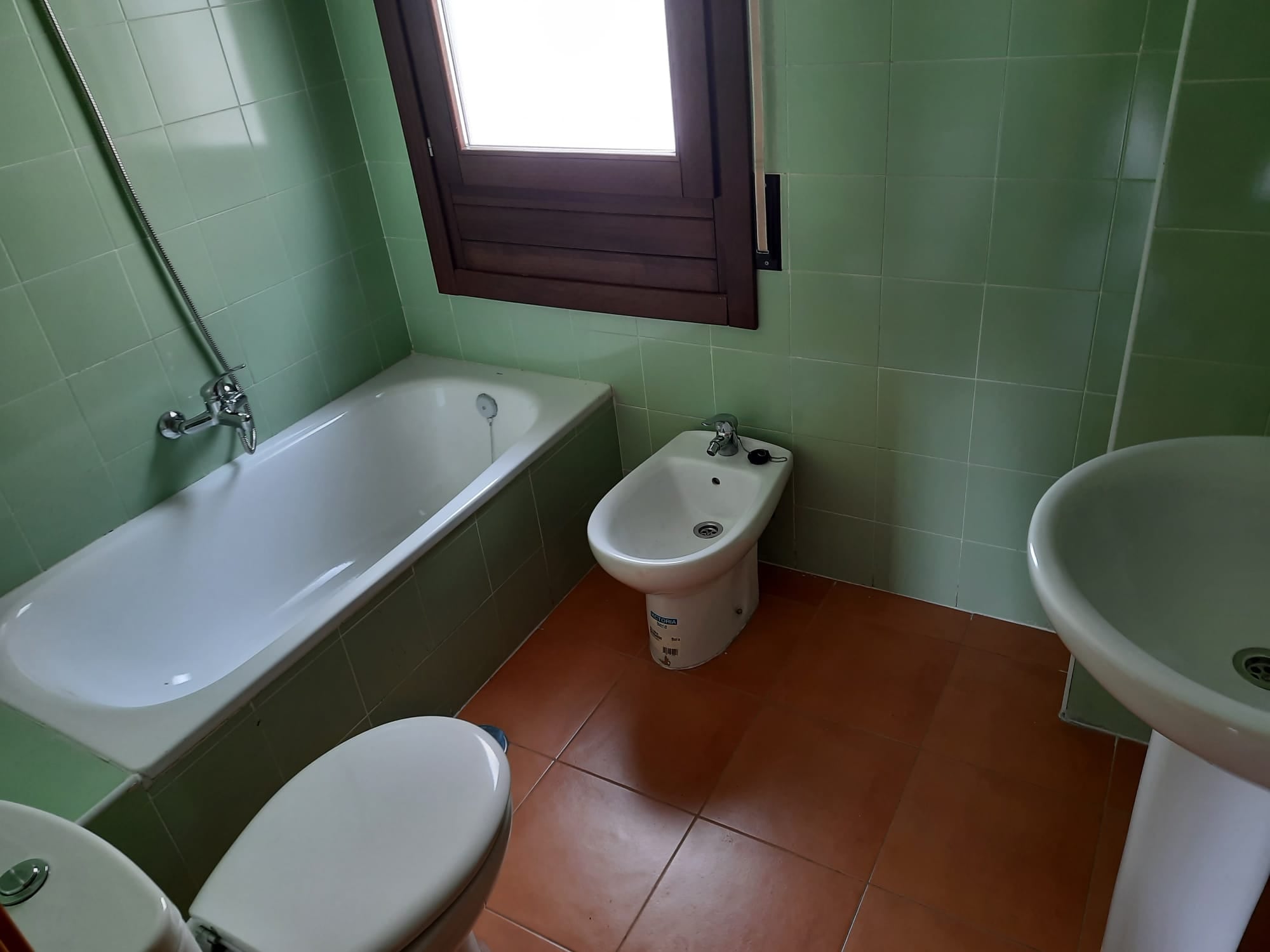 Baño de una de las viviendas del edificio de Niñas Huérfanas