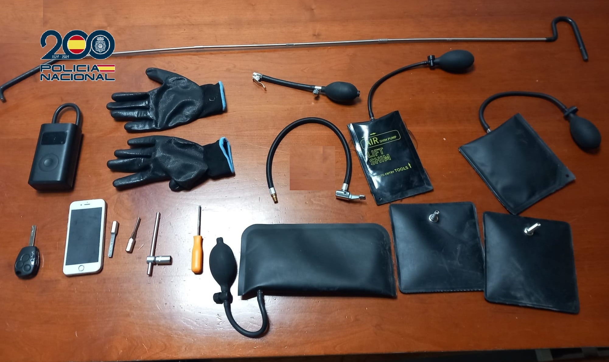 La Policía Nacional detiene “in fraganti” a un experimentado delincuente en robos en interior de vehículos