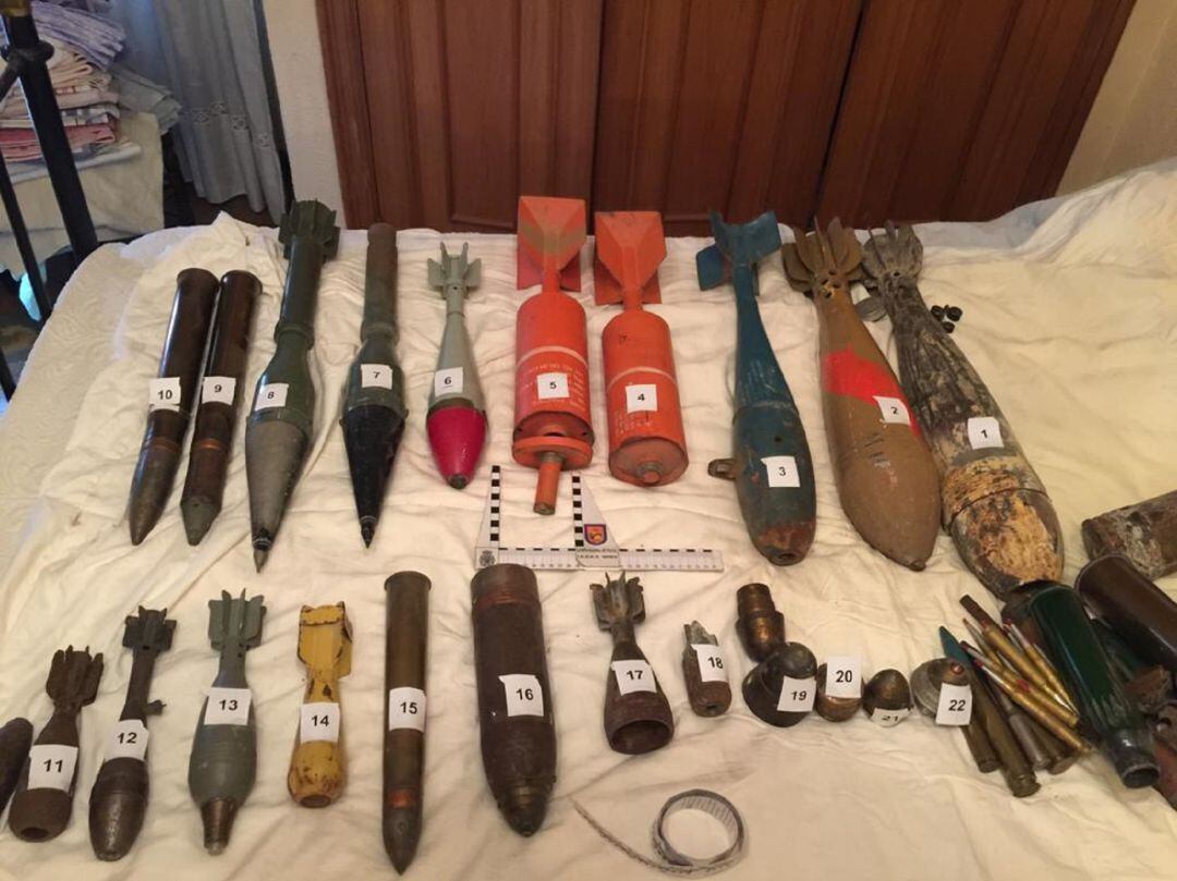 Parte del arsenal descubierto