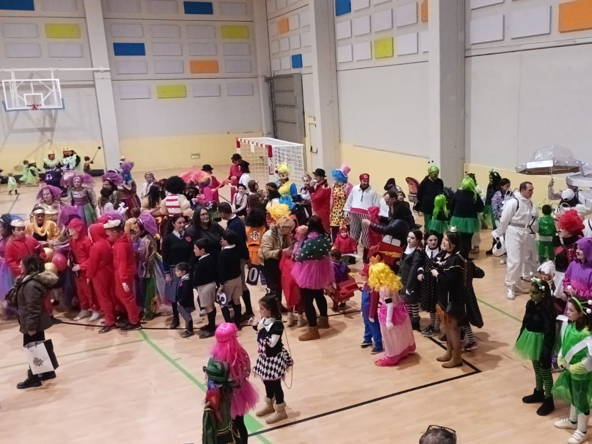 Intenso fin de semana en Roa: carnaval, esgrima y espectáculos para toda la familia