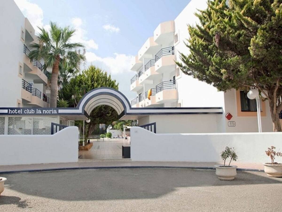 Los hoteles puente de las Pitiusas relajan su ocupación