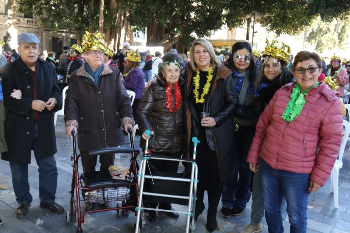 Más de 300 mayores celebran el Fin de Año en Cartagena