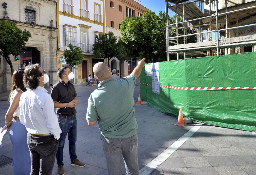 Visita al histórico edficio que está siendo remodelado