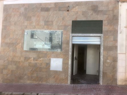 Fachada de acceso al local comercial