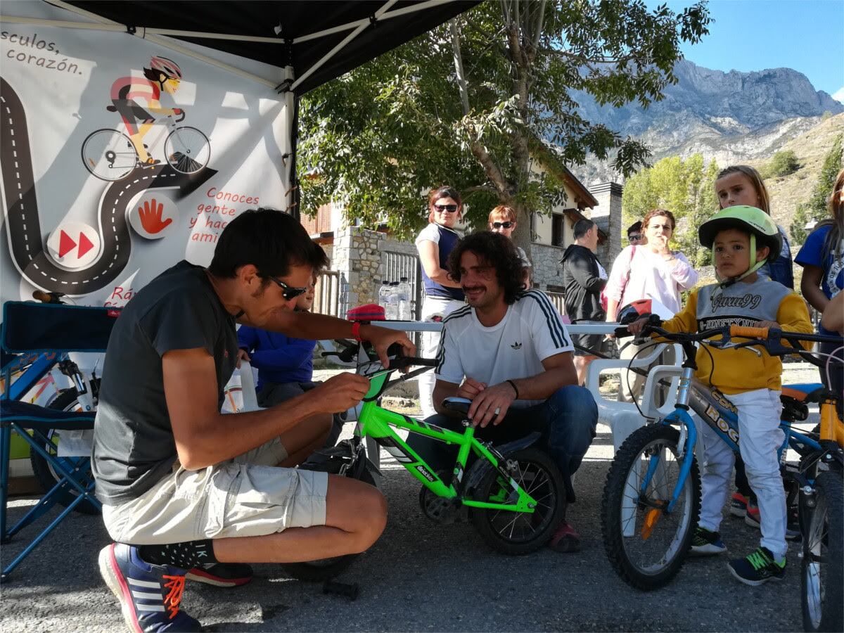 Fomentar el deporte en familia también forma parte del proyecto