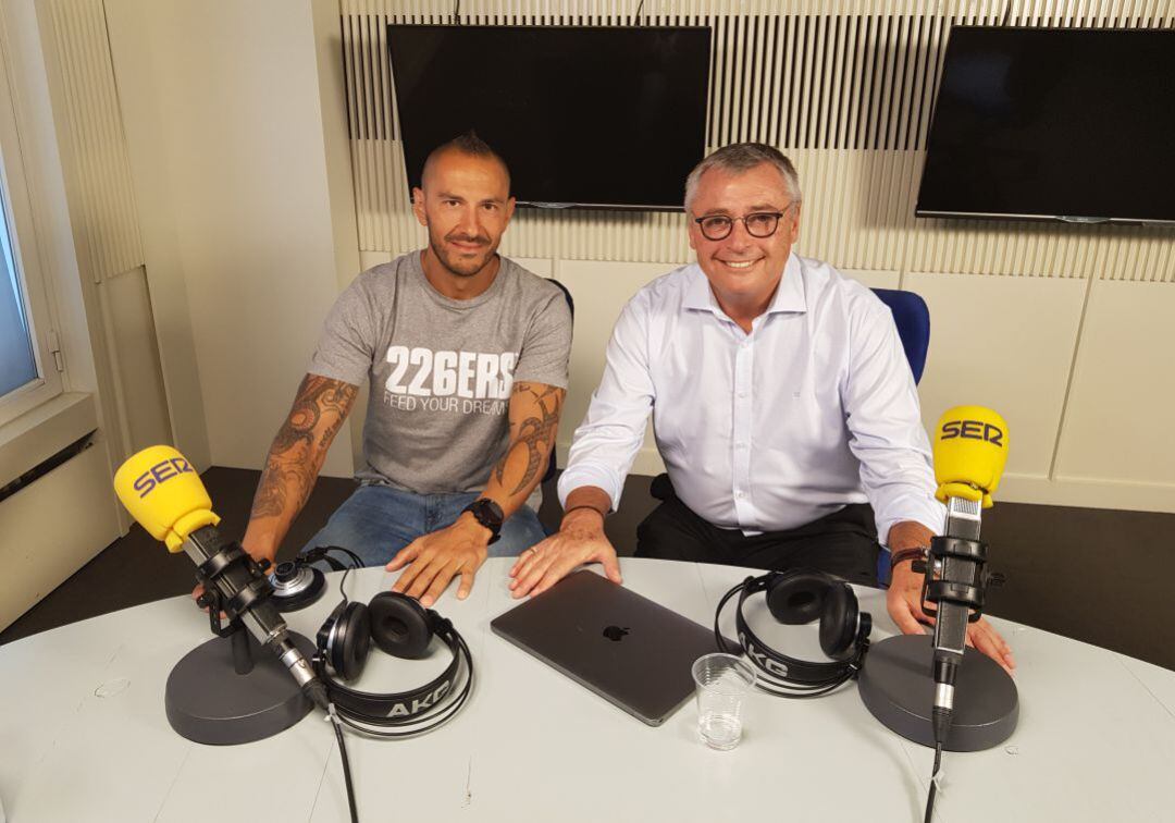 Michael Robinson y Juan Miguel Esteban Aceituno, durante Acento Robinson.