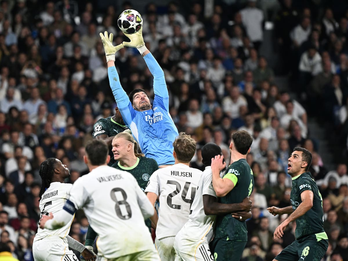 Courtois manda un mensaje de apoyo a Kinsky: "Después del partido del Ajax aquí a mí también me cayeron..."