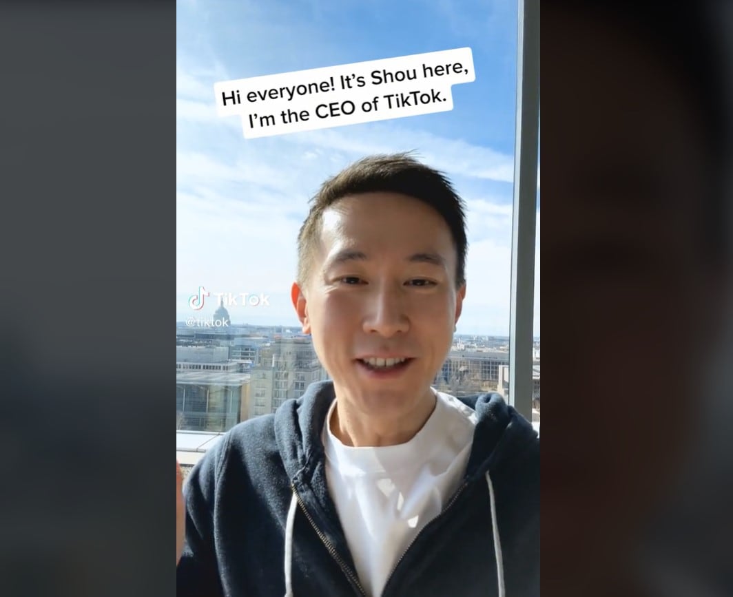 El CEO de TikTok, Shou Chew, en el vídeo dirigido a sus usuarios estadounidenses