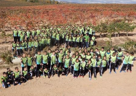 Foto de familia de todos los integrantes del Atletismo Aranda.