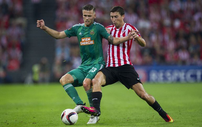 Óscar de Marcos durante el partido de Europa League del Athletic Club ante el Rapid de Wiena