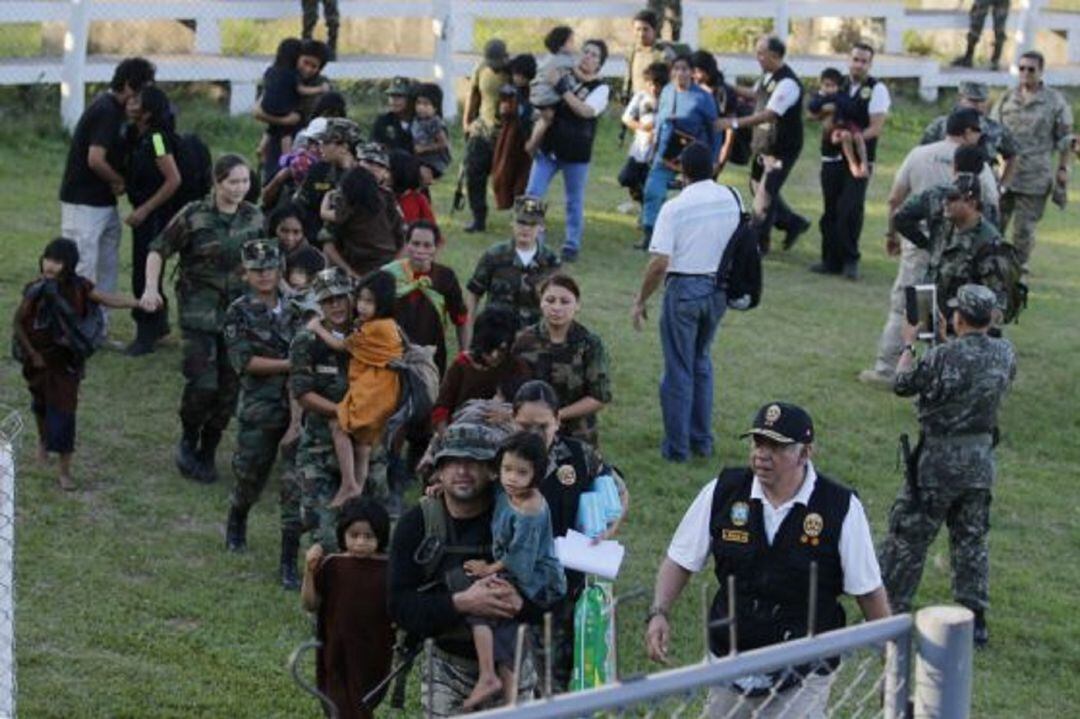 Personas rescatadas por el ejército que estaban secuestradas por Sendero Luminoso