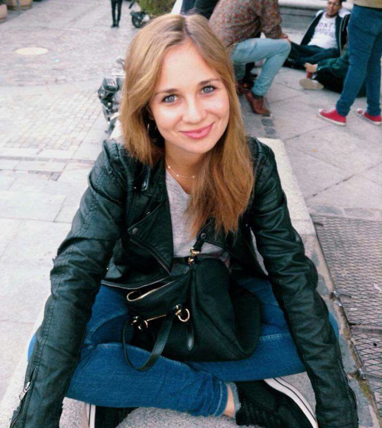 Loreto Amoroto afectada de microtia