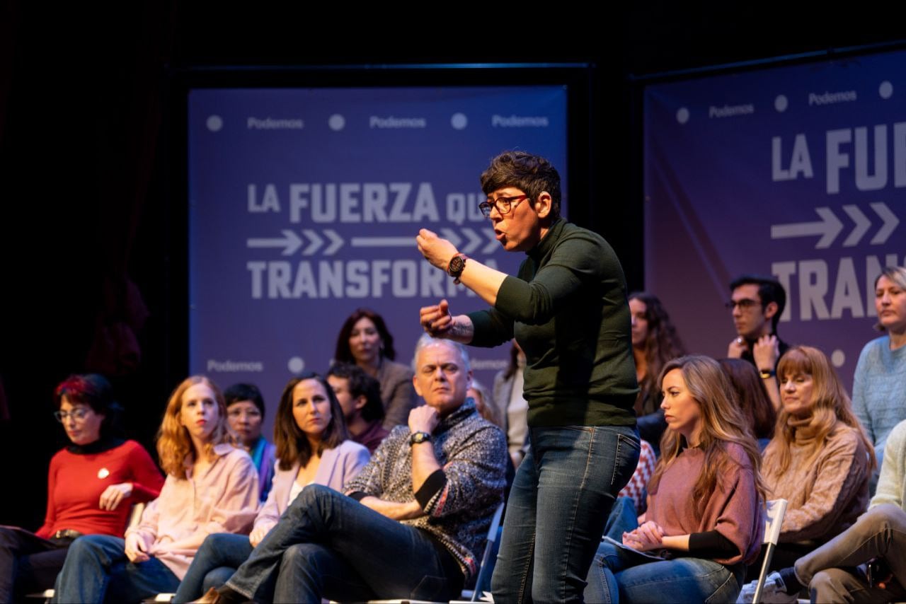 La síndica de Unides Podem en Les Corts, Pilar Lima, en el acto del partido este sábado en València.