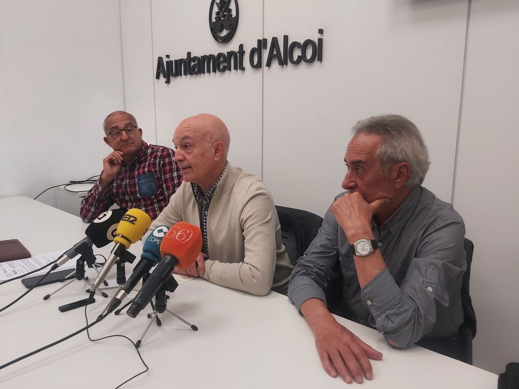 Juan Valls, José Luis García y Antonio Pérez, durante su comparecencia