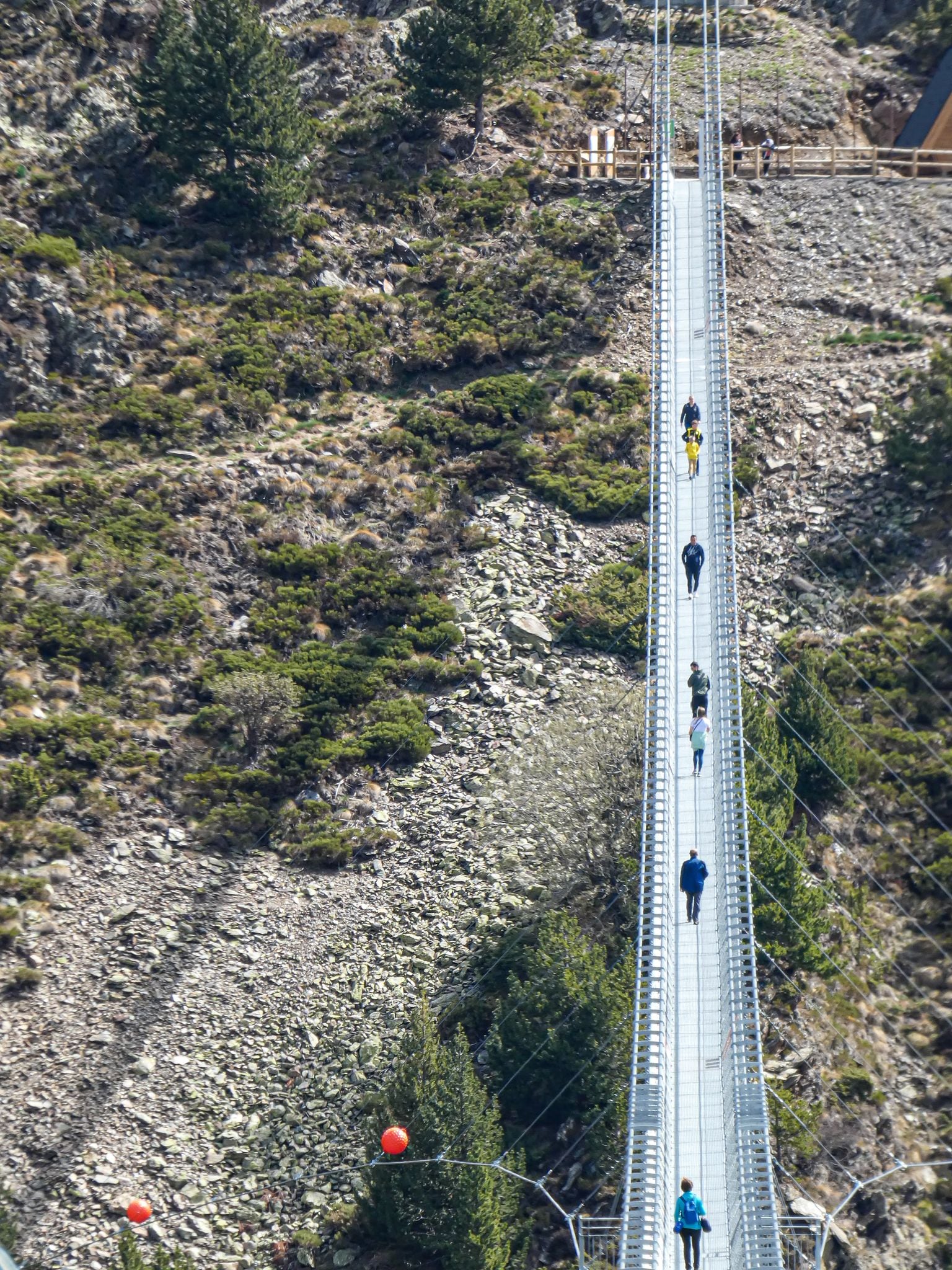 El pont Tibetà ha obert avui amb una xifra satisfactòria de visitants