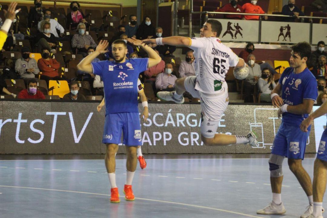 Santista se incorpora a los entrenamientos del ABANCA Ademar