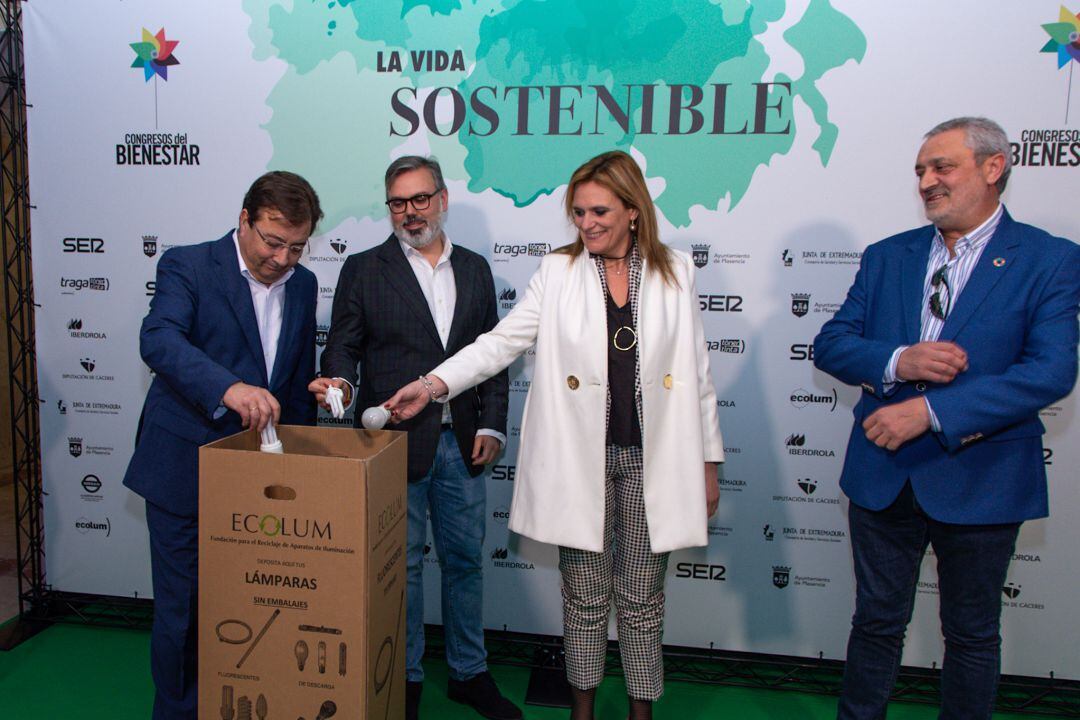 Un momento de concienciación con el reciclaje en el inicio del II Congreso del Bienetsar y la Vida Sostenible